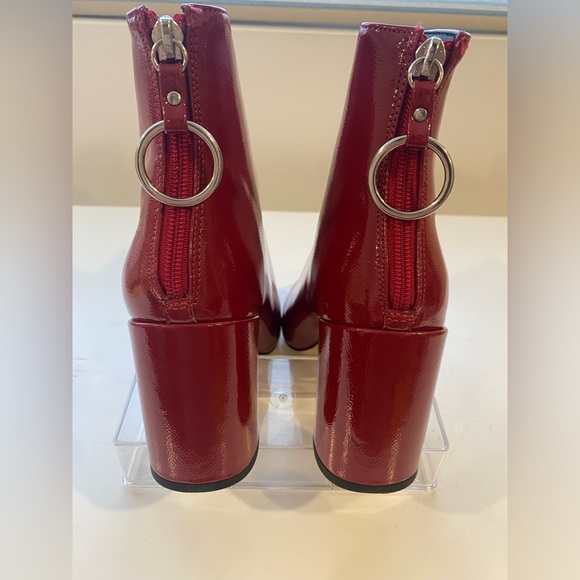 Red O-ring Patent Leather Block Heel Boots - Picture 7 of 10